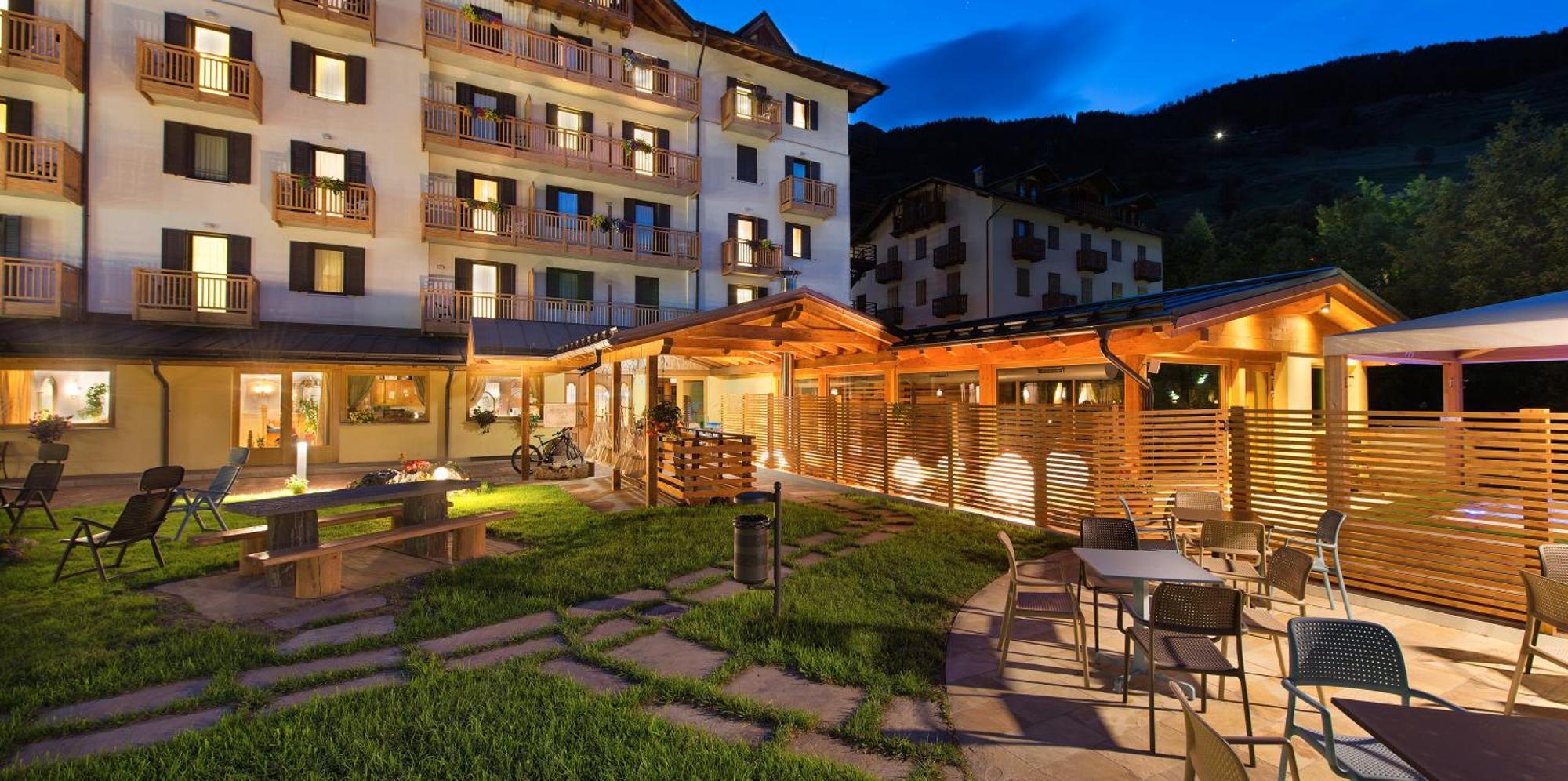Hotel Cristallo Peio Ngoại thất bức ảnh